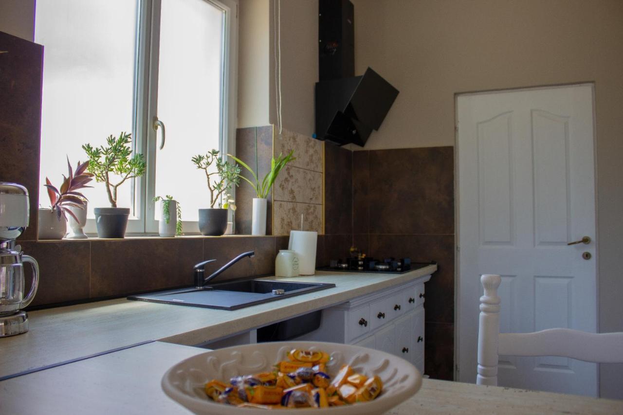 Yox Apartment 1 Орадя Экстерьер фото