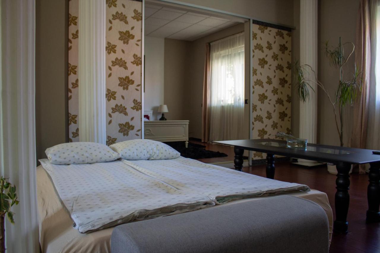 Yox Apartment 1 Орадя Экстерьер фото
