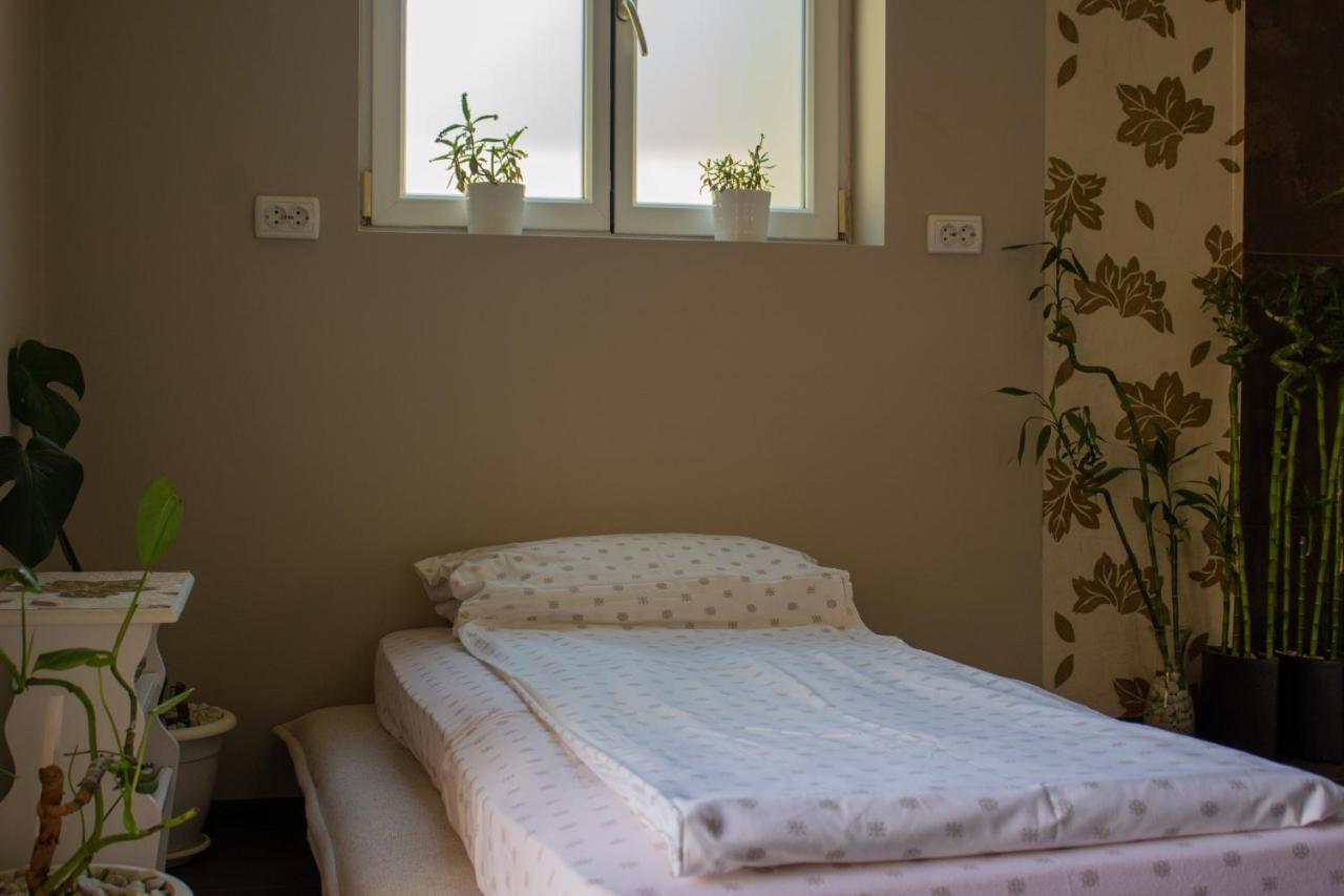 Yox Apartment 1 Орадя Экстерьер фото